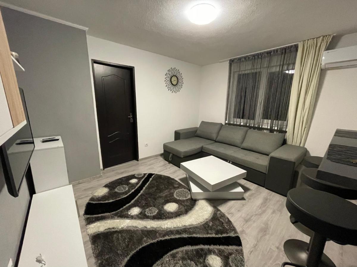 T&T Apartman Praid Esterno foto